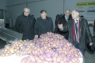Губернатор Рязанской области Олег Ковалев и министр сельского хозяйства Николай Шестаков познакомились с работой овощехранилища в Рыбновском районе
