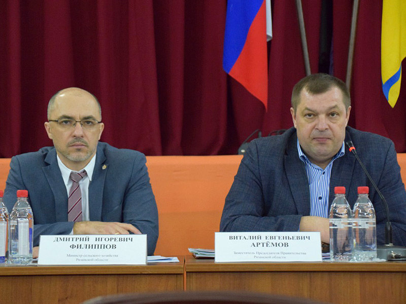 Министр сельского хозяйства Рязанской области рассказал аграриям Рязанского района о мерах господдержки Министр сельского хозяйства Рязанской области рассказал аграриям Рязанского района о мерах господдержки