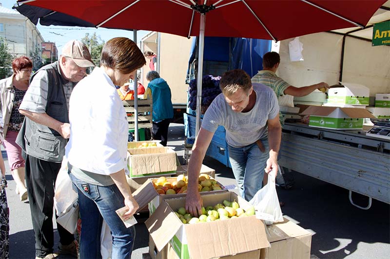 Продукцию местных сельхозтоваропроизводителей рязанцы могут приобрести на ярмарках выходного дня Продукцию местных сельхозтоваропроизводителей рязанцы могут приобрести на ярмарках выходного дня