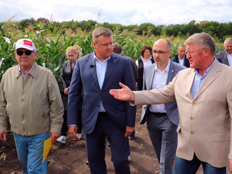 Губернатор Николай Любимов проинспектировал ход уборочной кампании в Рязанской области