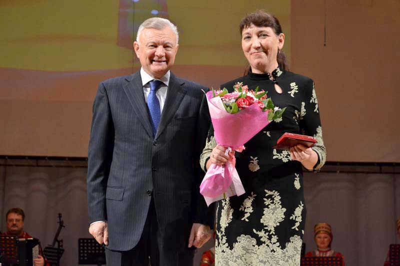 Губернатор Рязанской области Олег Ковалев вручил региональные награды лучшим работникам АПК