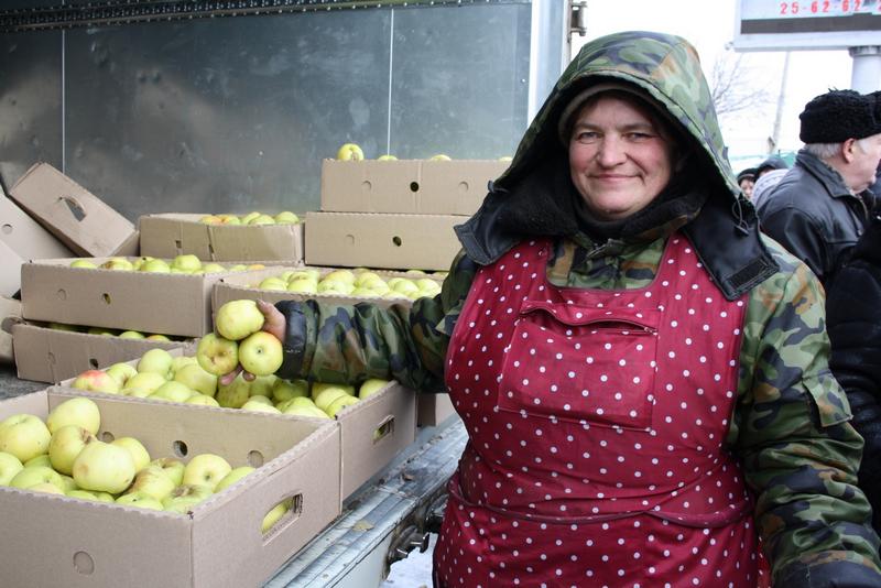 Рязанцы могут приобрести на ярмарках выходного дня широкий ассортимент продуктов к новогоднему столу