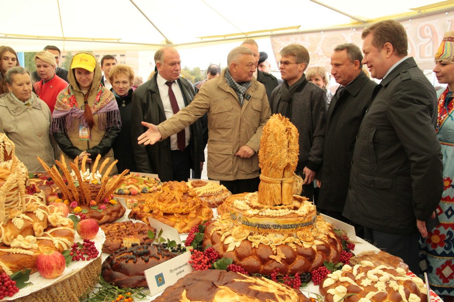 Рязанцы отгуляли на празднике урожая «Спожинки»