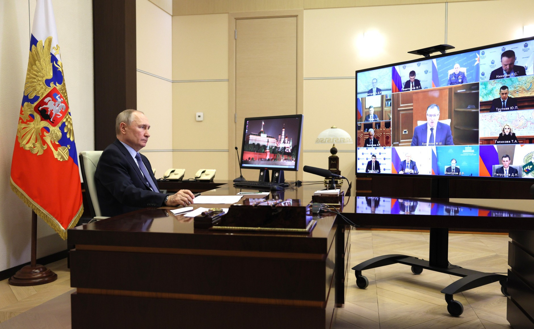 Дмитрий Патрушев доложил Президенту РФ о ходе весеннего сева Дмитрий Патрушев доложил Президенту РФ о ходе весеннего сева