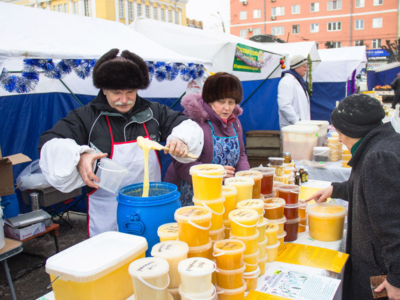 Рязанские ярмарки выходного дня: продано 17 тонн молока и молочной продукции и 15 тонн картофеля