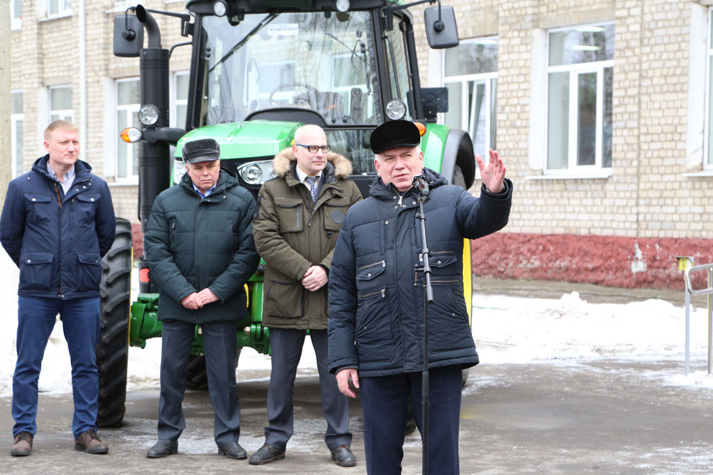 Рязанскому агроуниверситету безвозмездно передали современный трактор