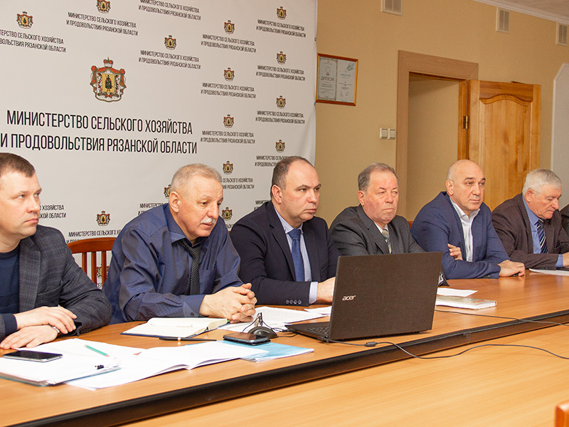 Готовность к весенним полевым работам в России обсудили в ходе совещания