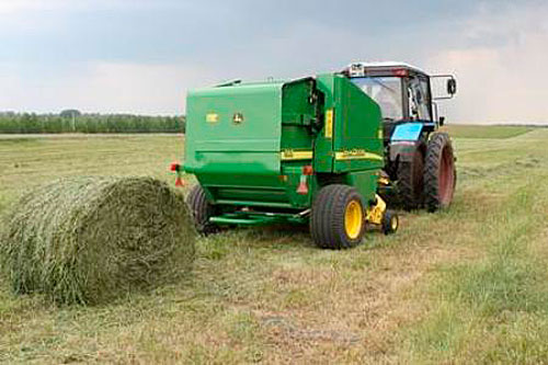 В районах Рязанской области продолжается заготовка кормов