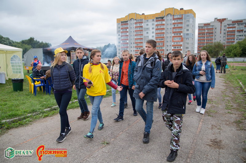Праздник урожая «Спожинки» посетили более 500 школьников из Рязани и районов Рязанской области Праздник урожая «Спожинки» посетили более 500 школьников из Рязани и районов Рязанской области
