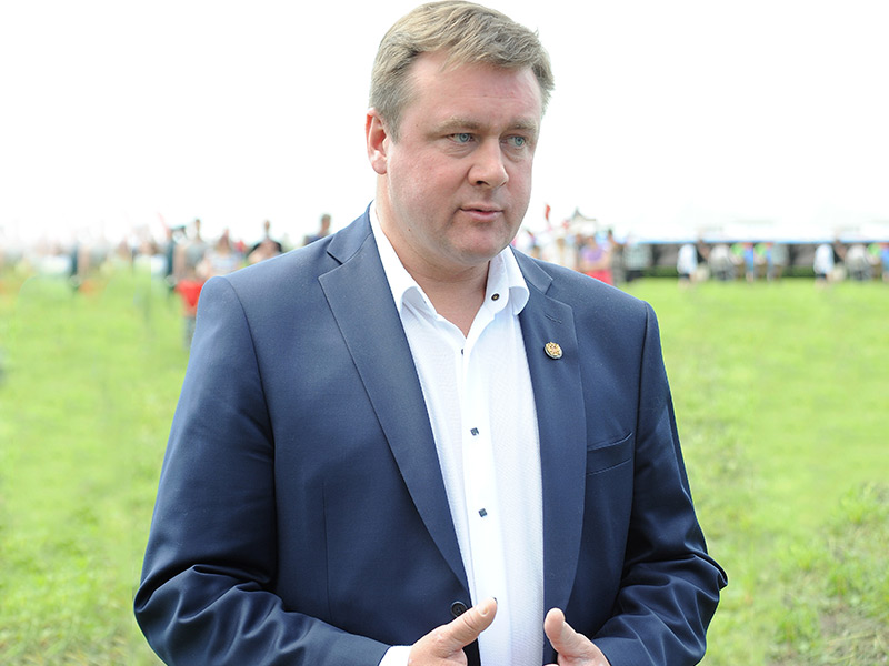 Губернатор Николай Любимов поздравил хлеборобов Рязанской области с намолотом более 1 млн тонн зерна
