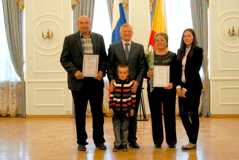 В областную Книгу Почета «Родительская слава» внесена семья фермера из Михайловского района