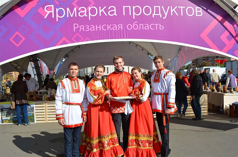 Рязанские производители принимают участие в ярмарочной торговле на фестивале «Московская осень. Москва - столица урожая» Рязанские производители принимают участие в ярмарочной торговле на фестивале «Московская осень. Москва - столица урожая»