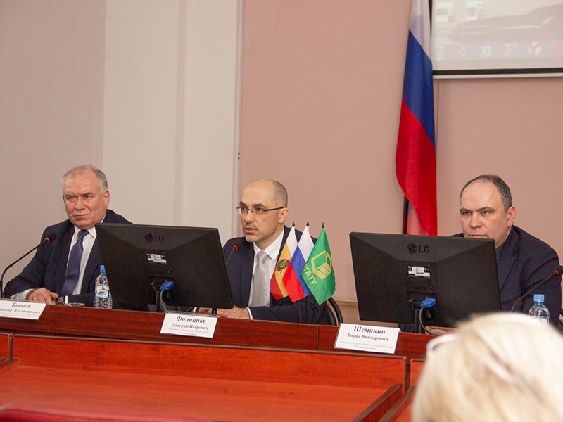 Дмитрий Филиппов и Борис Шемякин обсудили подготовку к весеннему севу с аграриями трёх районов
