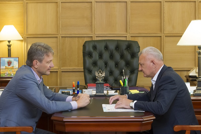 Александр Ткачев провел рабочую встречу с губернатором Рязанской области Олегом Ковалевым