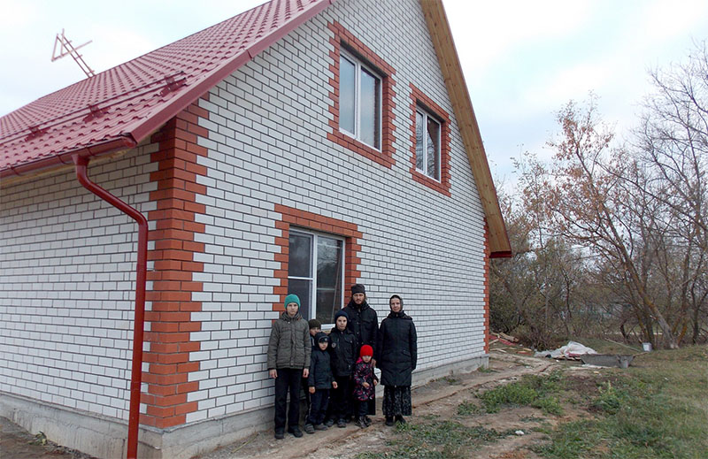 В новом доме встретит Новый год многодетная семья из Путятинского района
