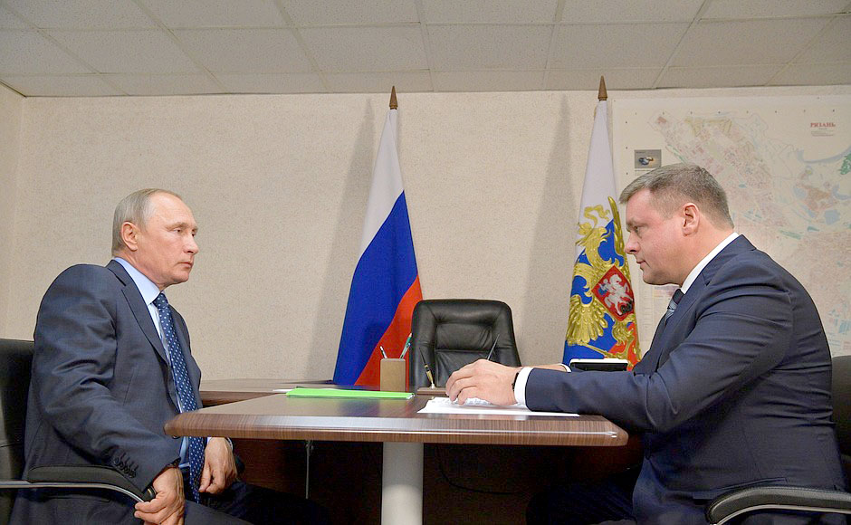 Во время рабочей встречи Владимир Путин и Николай Любимов обсудили инвестиции в АПК
