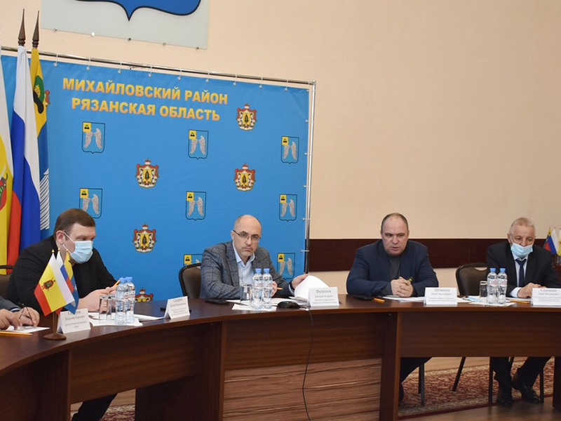 Дмитрий Филиппов и Борис Шемякин провели совещания по подготовке к весенней посевной кампании в Михайловском и Захаровском районах Дмитрий Филиппов и Борис Шемякин провели совещания по подготовке к весенней посевной кампании в Михайловском и Захаровском районах