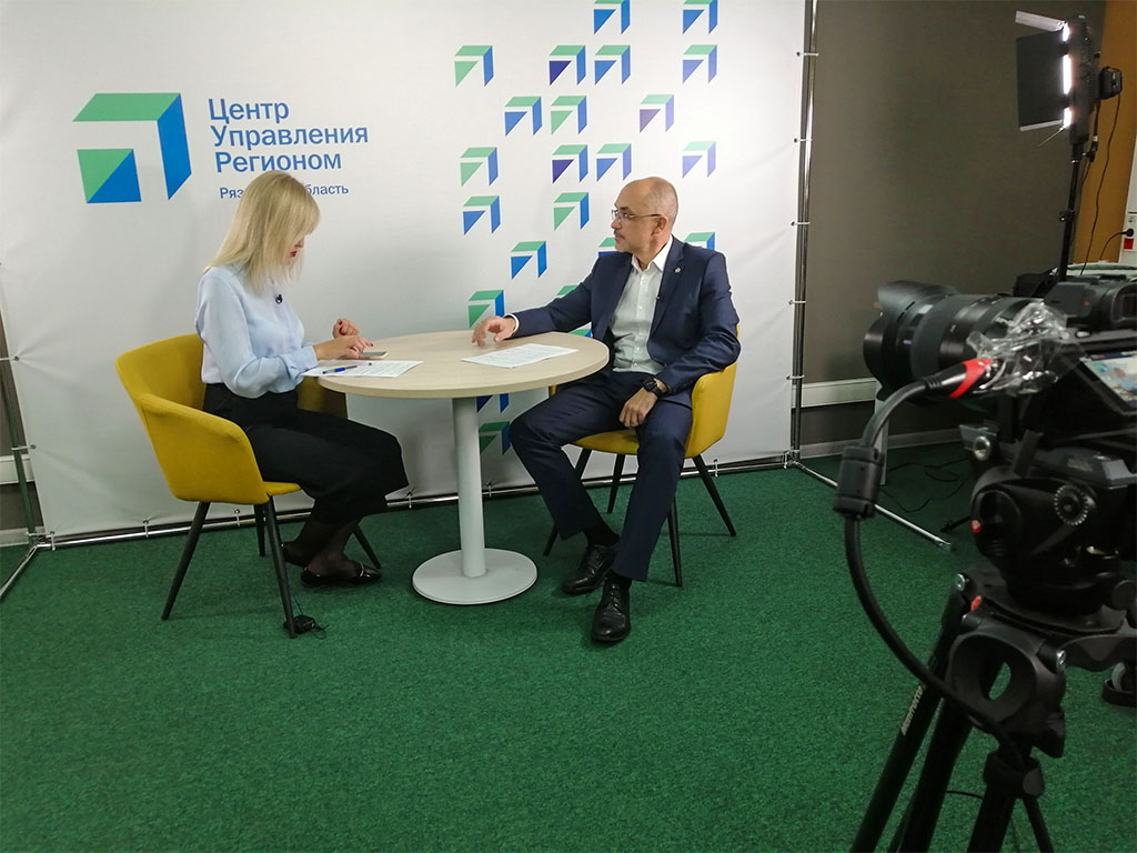 Дмитрий Филиппов рассказал в прямом эфире о мерах поддержки в АПК Дмитрий Филиппов рассказал в прямом эфире о мерах поддержки в АПК