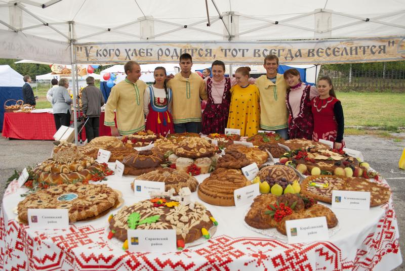 Лучшие караваи 2015 года испекли в Касимовском и Рязанском районах