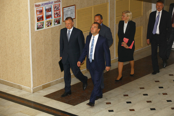 Медведев посетил Авангард 3